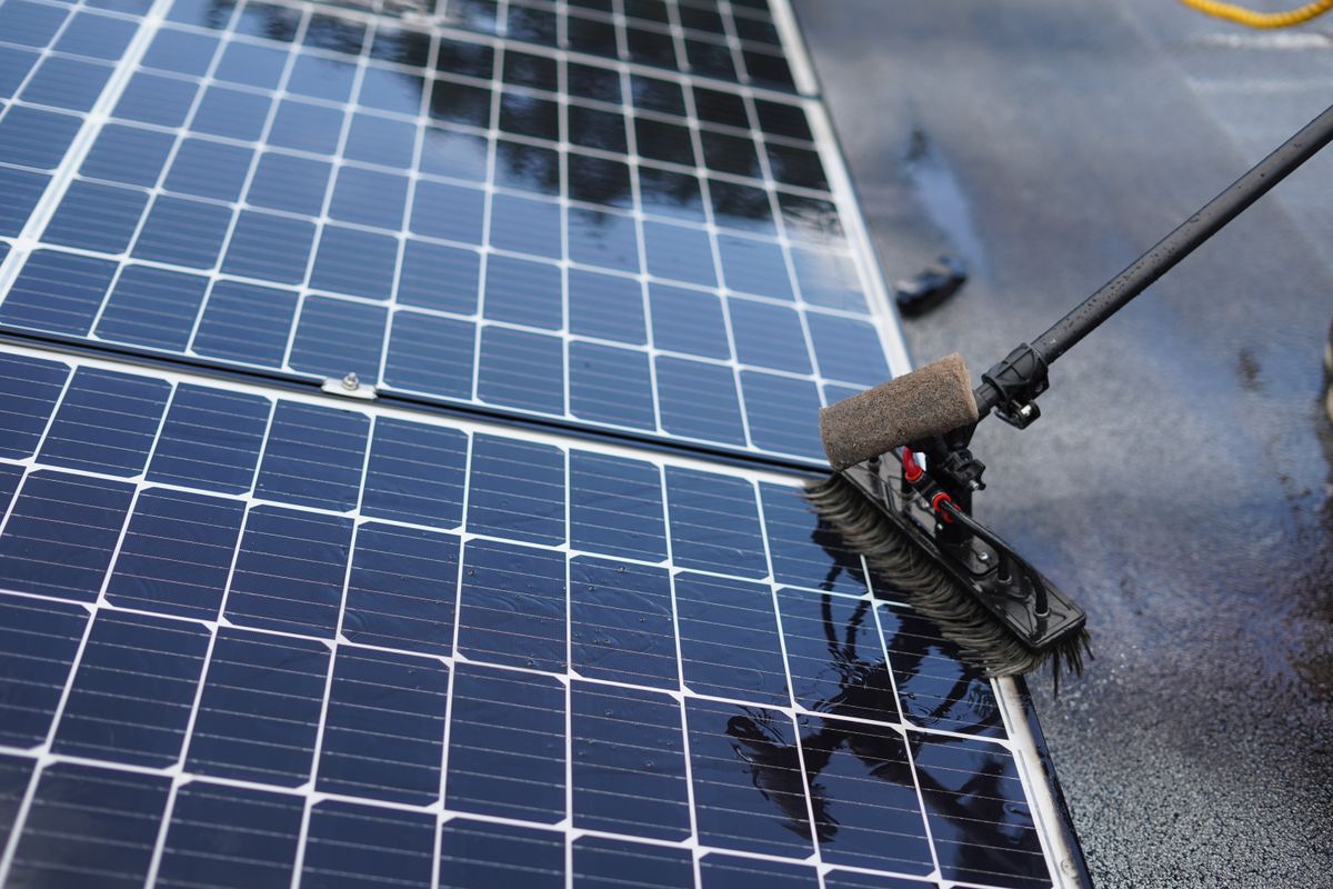 Zonnepanelen reinigen